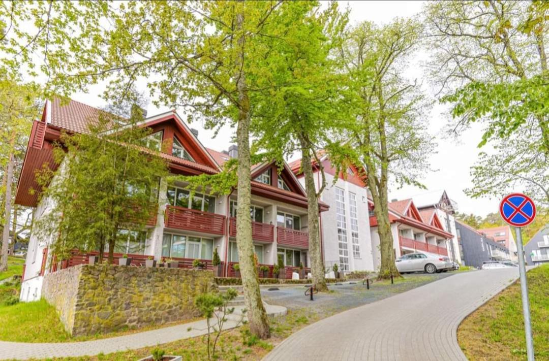 Liuto Apartamentai Juodkrantė エクステリア 写真
